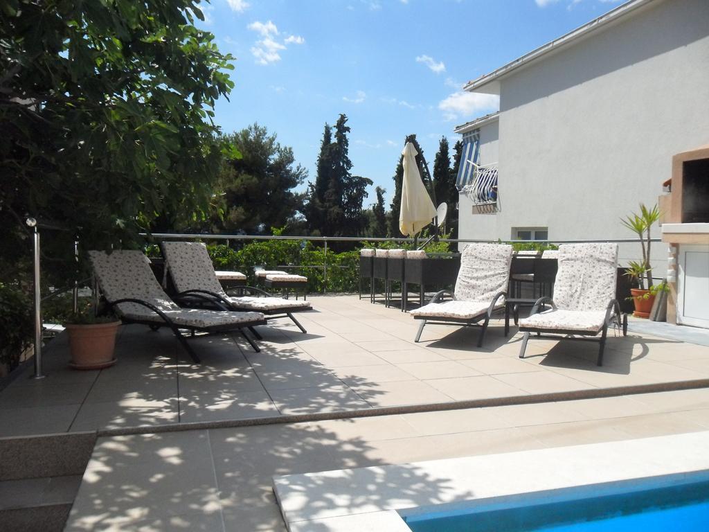 Apartments Villa Natali - Heating Pool Trogir Bagian luar foto